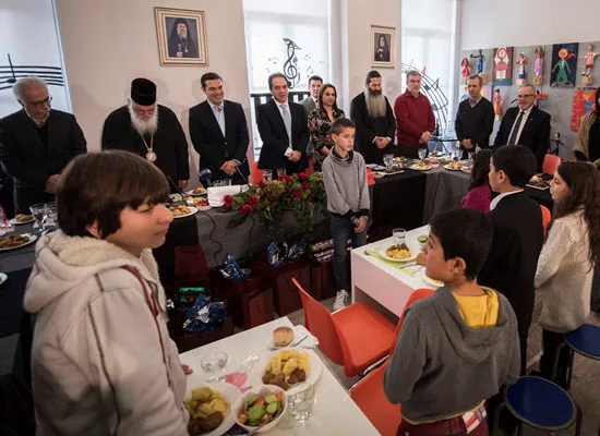 Ο Πρωθυπουργός, ο Υπουργός Παιδείας και ο Αρχιεπίσκοπος στο «Δημήτρειο» Κέντρο Δημιουργικής Απασχόλησης Παιδιών