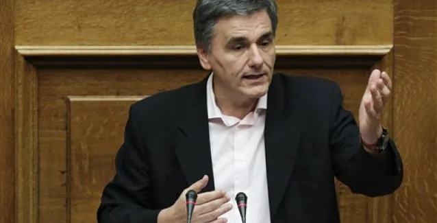 Πληρώνετε με κάρτες για να μειωθούν οι φόροι