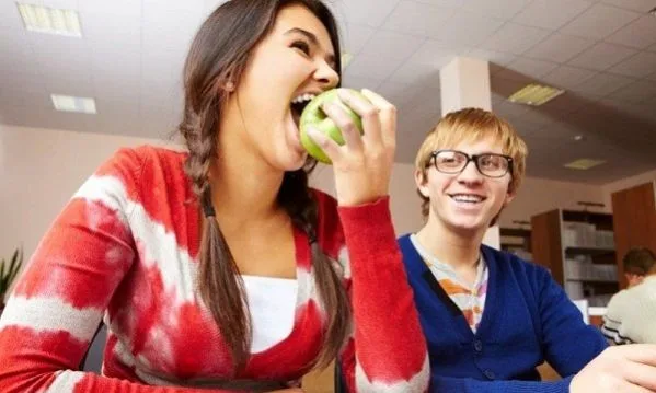 Διατροφικές συμβουλές για να προετοιμάσουμε τα παιδιά μας για τις σχολικές εξετάσεις