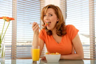 10 τροφές που μας ξυπνάνε καλύτερα από τον καφέ!