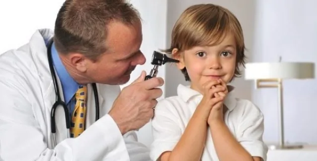 Ποιες παιδικές ασθένειες «απειλούν» την ακοή του παιδιού
