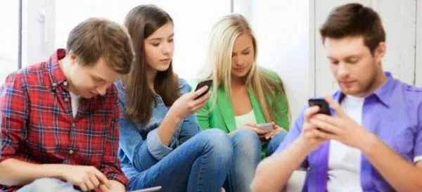 Πώς να χρησιμοποιείτε το smartphone για να μην είναι επιβλαβές για την υγεία