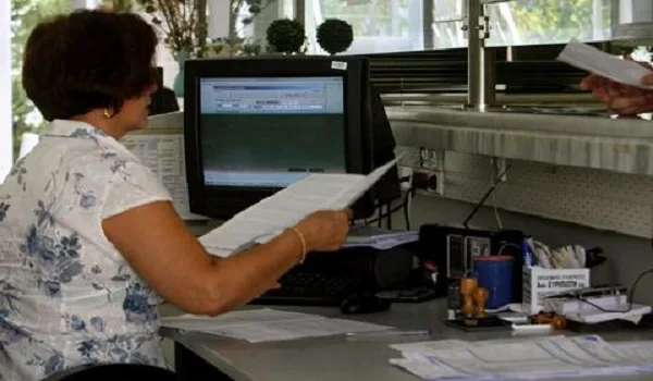 Online οι ρυθμίσεις κόκκινων χρεών για επαγγελματίες και επιχειρήσεις