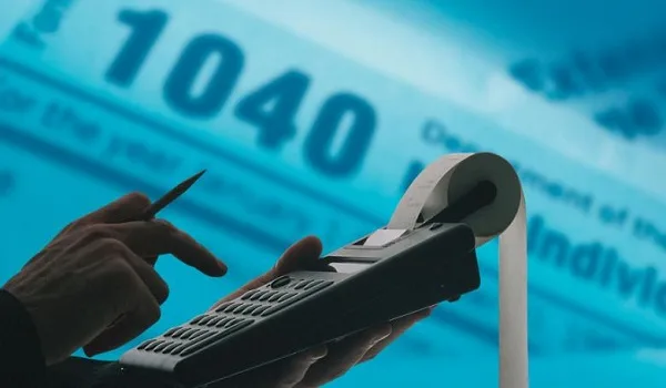 Έρχεται 24ωρη online παρακολούθηση  για κάθε φορολογούμενο. Τι μπαίνει στο στόχαστρο