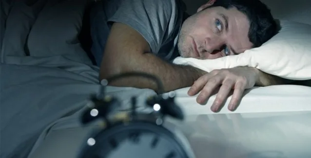 Πόσες ώρες ύπνου κρατούν τον εγκέφαλο νέο και σε εγρήγορση;