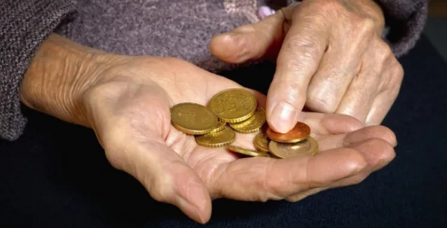 «Ψαλίδι» 50% στο ΕΚΑΣ – Όλη η απόφαση