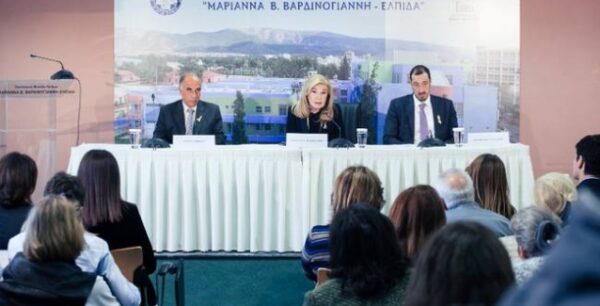 «Ο καρκίνος μπορεί να νικηθεί!» – Η Μαριάννα Βαρδινογιάννη τίμησε δότριες μυελού των οστών