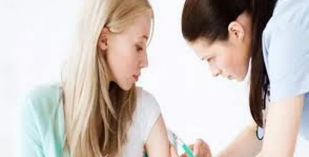 Εσείς ξέρετε ποια είναι τα εμβόλια που πρέπει να κάνουν οι έφηβοι;