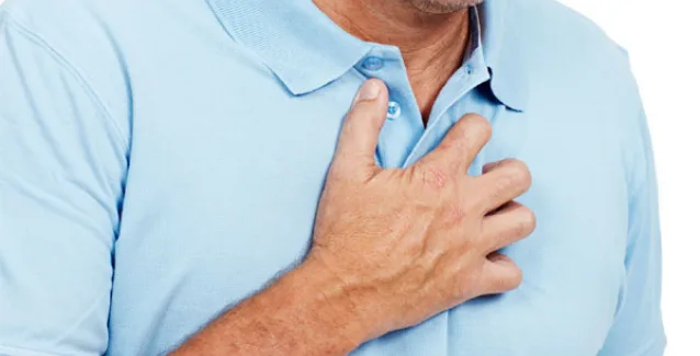 Αυξημένος ο κίνδυνος εμφράγματος για όσους τρώνε αργά το βράδυ