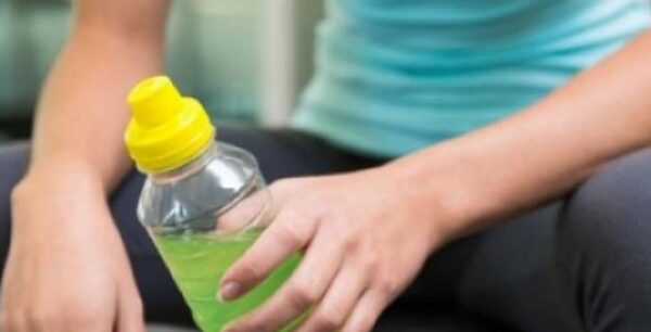 Δείτε τι μπορεί να κάνει ένα ενεργειακό ποτό στο σώμα σας