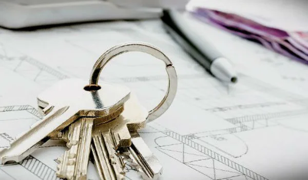 Ουρές στις εφορίες για τον ΕΝΦΙΑ, ρυθμίσεις για πληρωμή σε 12 δόσεις