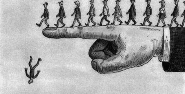 Πληρώνουν μισθούς με κουπόνια σούπερ μάρκετ και με προπληρωμένες κάρτες!