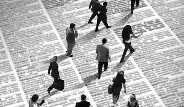 Επιτροπή Σοφών: Μισθός 498 ευρώ για όσους είναι κάτω από 25