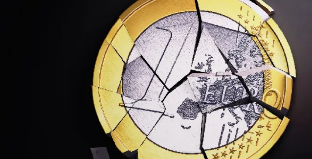 Η Guardian παρουσιάζει την Ελλάδα και πάλι μπροστά στο χείλος του γκρεμού