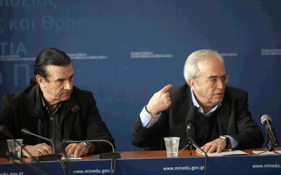 Εμπλεξαν οι γραμμές Κουράκη και Μπαλτά στο υπουργείο Παιδείας