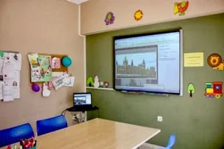 Στη δικαιοσύνη για την καμπάνα οι ιδιοκτήτες κέντρων ξένων γλωσσών του Ηρακλείου