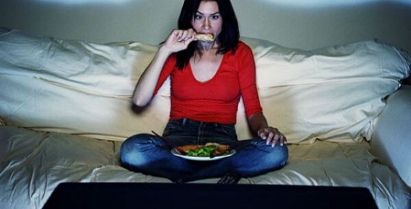 Ποιοι τύποι ανθρώπων το παρακάνουν με το φαγητό