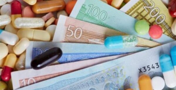 Συνελήφθη φαρμακοποιός που εκτελούσε συνταγές γιατρών του ΕΟΠΥΥ χωρίς να το ξέρουν οι ασφαλισμένοι