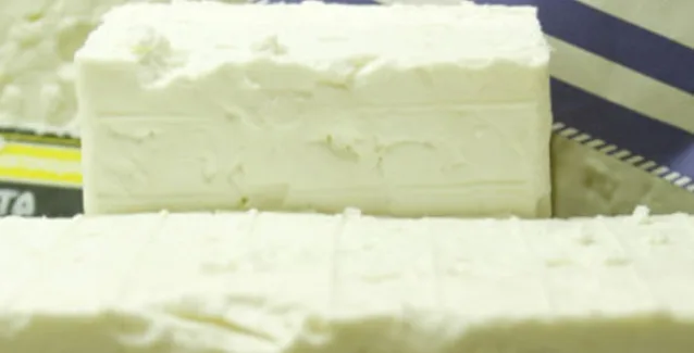 Φέτα: Τι προσφέρει και τι κινδύνους κρύβει