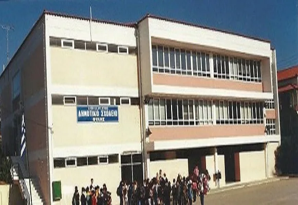 Εντολή για ανοικτά σχολεία στο Δήμο Φυλής
