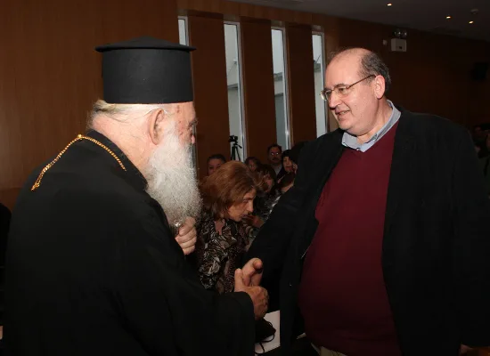 Σύμφωνο Υπουργείου και Αρχιεπισκοπής για την ενίσχυση απόρων οικογενειών