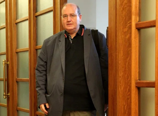 Φίλης προς τους εκπαιδευτικούς ξένων γλωσσών