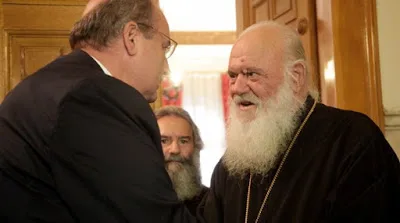 Πρώτο ΘΕΜΑ: Τα θρησκευτικά στο σχολείο γίνονται θρησκειολογία – Οι όροι του Αρχιεπίσκοπου Ιερώνυμου