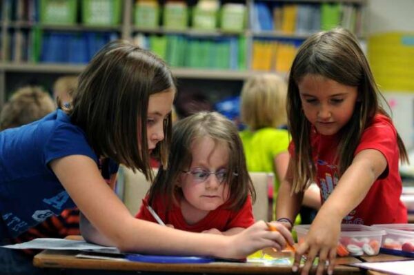 Γυμνασιοποίηση και Αποδασκαλοποίηση του Δημοτικού Σχολείου