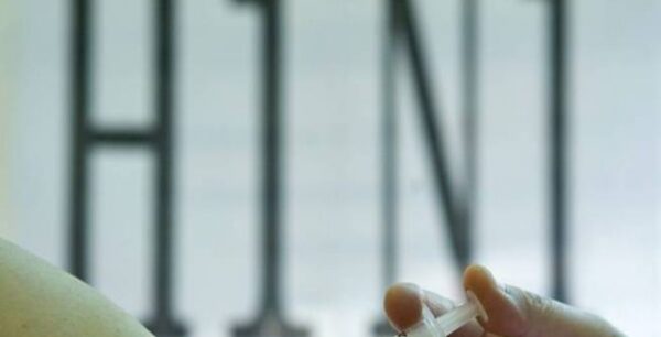 Σε νέους, υγιείς και παιδιά επιτίθεται ο φονικός H1N1