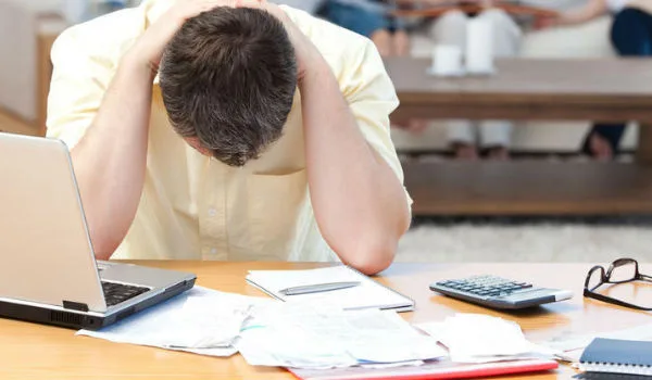 Κάθε χρόνο και ακριβότερα! Καφές, τσιγάρα, βενζίνη… Όλο όσα ακριβαίνουν το 2017