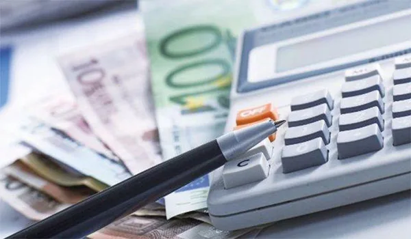 Χαράτσι 800 ευρώ για εκατομμύρια φορολογούμενους