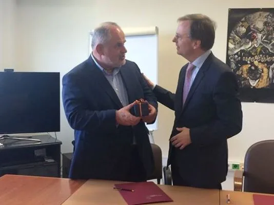 Κ.Φωτάκης και Τ.Ράχελ υπέγραψαν για επιπλέον 18 εκ. ευρώ  χρηματοδότησης  ερευνητικής συνεργασίας