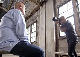 Έξι φωτογράφοι, φωτογραφίζουν τον ίδιο άνθρωπο – Πόσο διαφέρουν οι εικόνες;