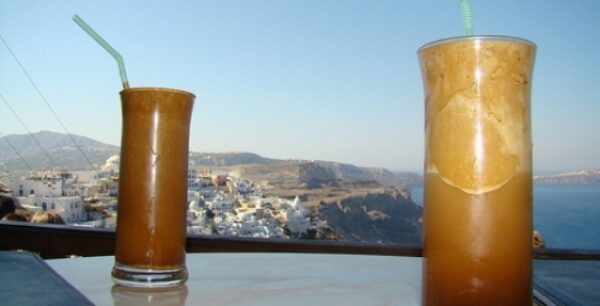 Φραπέ:Το αδικημένο επί χρόνια καφεδάκι-Mύθοι κι αλήθειες