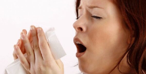 Φτέρνισμα: Γιατί δεν πρέπει να το κρατάτε