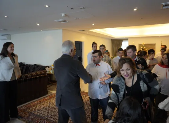 Έψαλαν τα κάλαντα στον Γαβρόγλου και την Κεραμέως