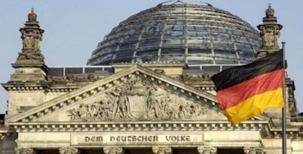 Γερμανικό ΥΠΟΙΚ: Απαραίτητη η συμμετοχή του ΔΝΤ στο ελληνικό πρόγραμμα