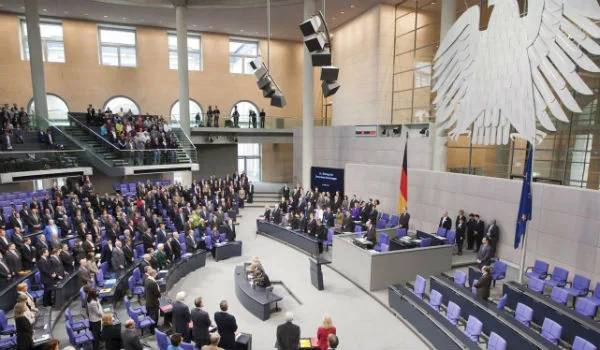 Γερμανία: Όχι σε άλλη εκταμίευση προς την Ελλάδα χωρίς το ΔΝΤ