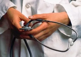 Κέντρα Υγείας: Δίωρες στάσεις εργασίας γιατρών λόγω επιμήκυνσης ωραρίου