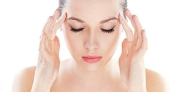 3 παράξενες αιτίες πονοκεφάλου