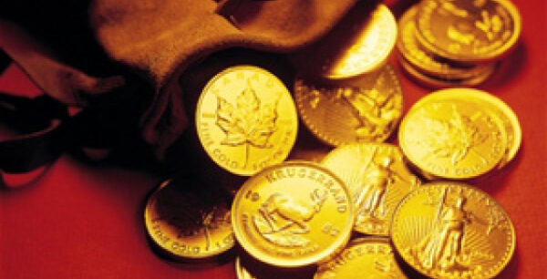 Οι Έλληνες βγάζουν λίρες από το στρώμα για να πληρώσουν φόρους