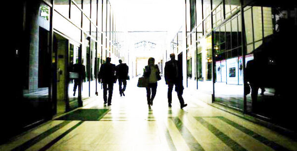 Dpa: Αμέτρητες αυξήσεις φόρων για τους Έλληνες – SZ: Η κρίση δεν φαίνεται να έχει τέλος