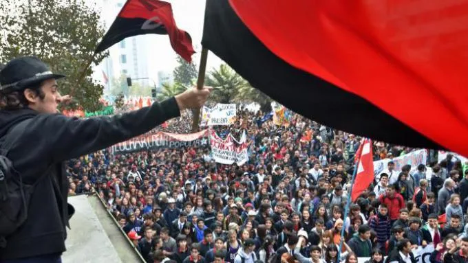 Τεράστια νίκη του φοιτητικού και μαθητικού κινήματος στη Χιλή