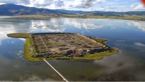 Por Bajin: Το αρχαίο φρούριο της Σιβηρίας που έφερε σε αμηχανία ακόμα και τον Πούτιν