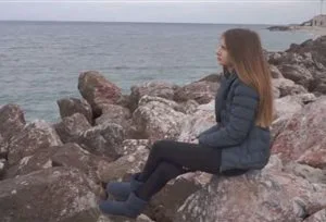 Και περιμένω… (μαθητική ταινία του Γυμνασίου Καρλοβασίου Σάμο)