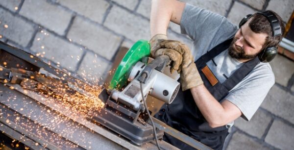 Θόρυβος: ένας γνώριμος εχθρός της υγείας των εργαζομένων