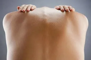 ΤΙ ΠΑΘΑΙΝΕΙ ΤΟ ΔΕΡΜΑ ΜΑΣ ΑΝ ΔΕΝ ΚΟΙΜΟΜΑΣΤΕ 8 ΩΡΕΣ!