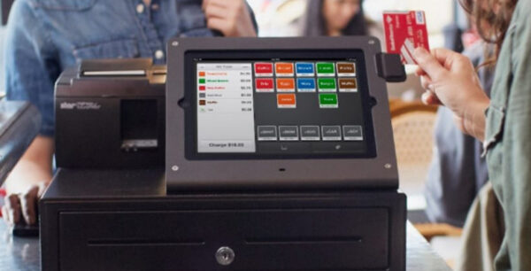 Σε 200.000 επιχειρήσεις τα πρώτα POS για αναγκαστικές πληρωμές με κάρτες