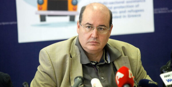 Φίλης σε Τσίπρα: Αιφνιδίως το άριστα 20 μετατράπηκε σε μη προβιβάσιμο βαθμό