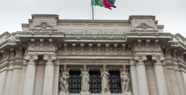 Έως και 20 δισ. ευρώ ετοιμάζεται να «ρίξει» στις τράπεζες η Ιταλία